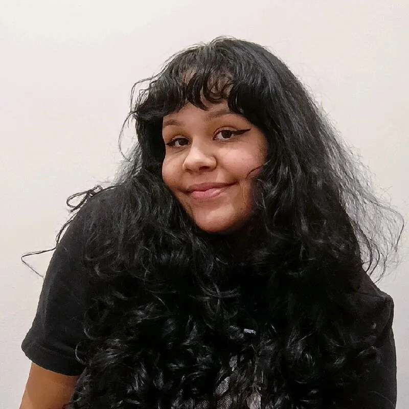 Martha Izabel sorrindo